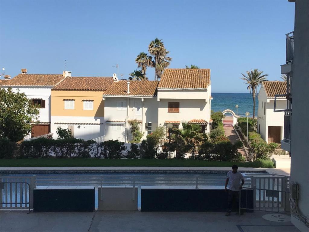 Apartamento En Complejo Residencial Con Piscina Y Garaje Frente Al Mar Valencia Exterior foto